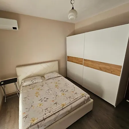 Botanic Park Apartment